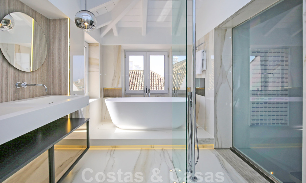 Luxe penthouse te koop met zeezicht in een exclusief complex, op de prestigieuze Golden Mile, Marbella 38390