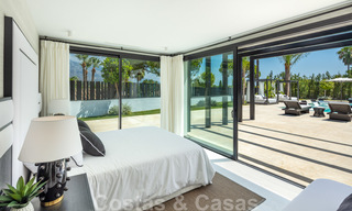 Exclusief ontworpen villa te koop, met prachtig uitzicht, in zeer populaire woonwijk in Nueva Andalucia in Marbella 37947 
