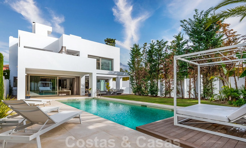 Instapklare, moderne designvilla te koop, tweedelijns strand aan de Golden Mile - Marbella 37978