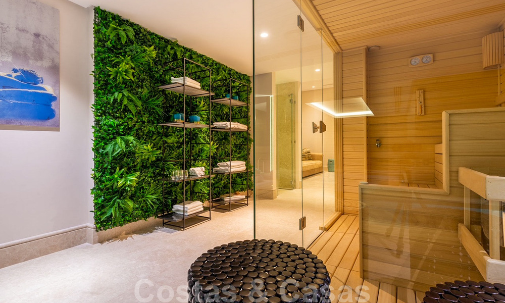 Instapklare, moderne designvilla te koop, tweedelijns strand aan de Golden Mile - Marbella 37988