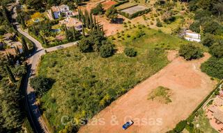 Perceel met project en vergunning voor een majestueuze, eigentijdse mediterrane luxevilla te koop met adembenemend zeezicht in het exclusieve Cascada de Camojan in Marbella 38061 