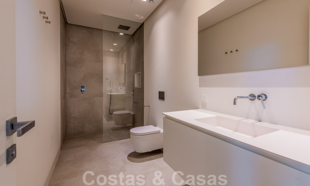 Instapklare, designvilla te koop, met prachtig golfzicht, in een prestigieuze golfwijk in Benahavis - Marbella 38119