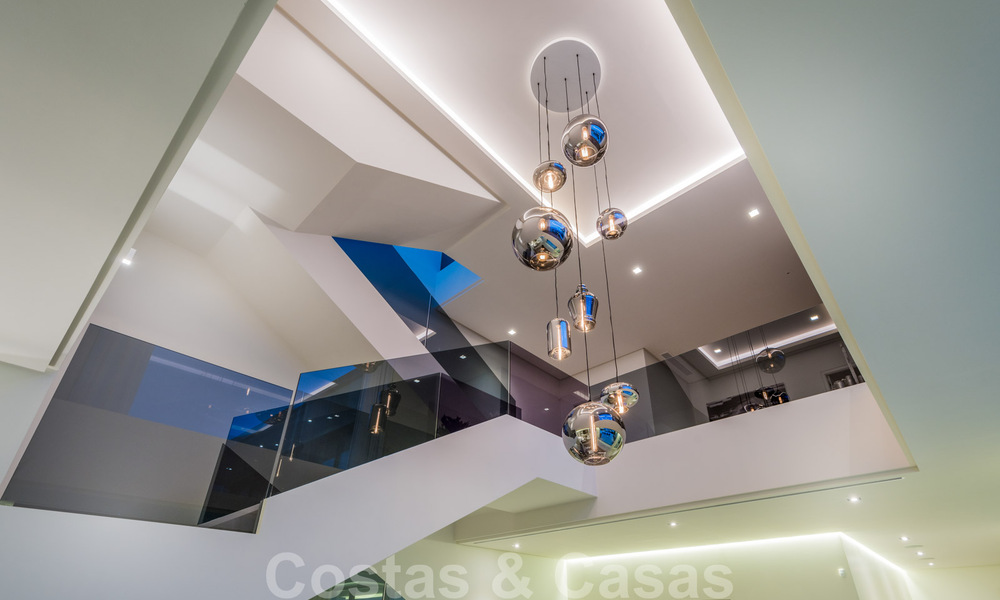 Instapklare, designvilla te koop, met prachtig golfzicht, in een prestigieuze golfwijk in Benahavis - Marbella 38129