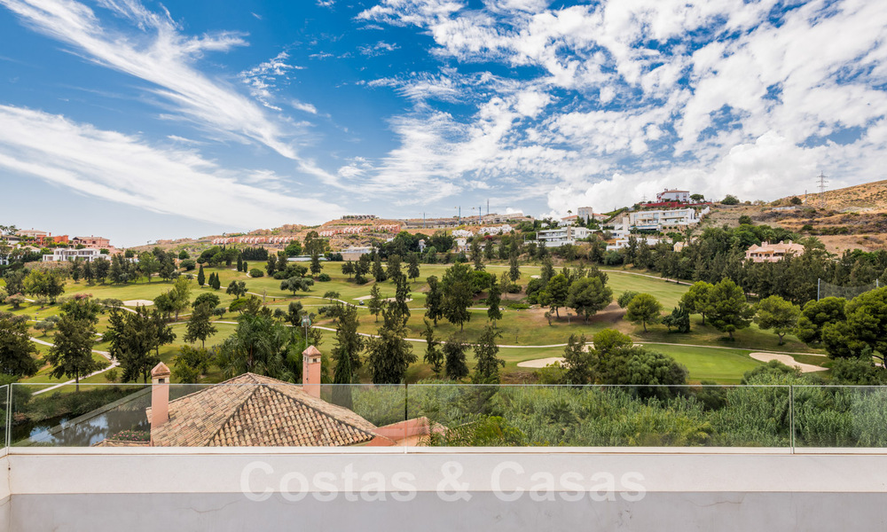 Instapklare, designvilla te koop, met prachtig golfzicht, in een prestigieuze golfwijk in Benahavis - Marbella 38149