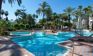 Modern, ruim, designer penthouse te koop a/d strandzijde e/o loopafstand v/h centrum van Puerto Banus in Marbella 38257 