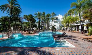 Modern, ruim, designer penthouse te koop a/d strandzijde e/o loopafstand v/h centrum van Puerto Banus in Marbella 38258 