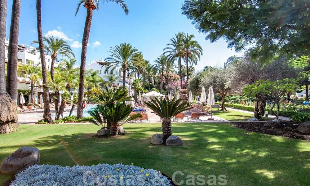 Modern, ruim, designer penthouse te koop a/d strandzijde e/o loopafstand v/h centrum van Puerto Banus in Marbella 38263