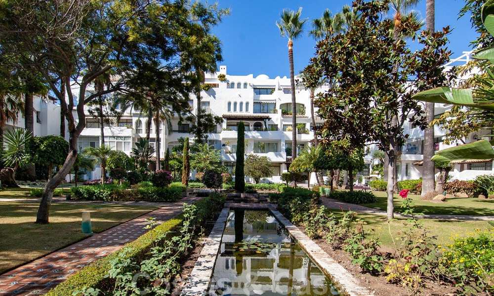 Modern, ruim, designer penthouse te koop a/d strandzijde e/o loopafstand v/h centrum van Puerto Banus in Marbella 38265
