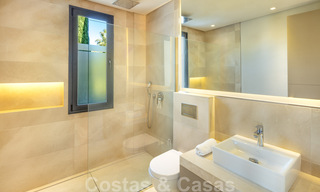 Hedendaagse, stijlvolle luxevilla te koop in een afgeschermde woonwijk op de Golden Mile in Marbella 38277 