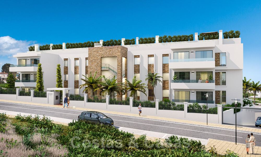 Nieuw project met luxe appartementen en penthouses met privézwembaden en zeezicht, op 500 meter van de zee in Estepona 38405