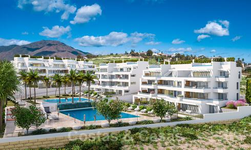 Nieuw project met luxe appartementen en penthouses met privézwembaden en zeezicht, op 500 meter van de zee in Estepona 38406