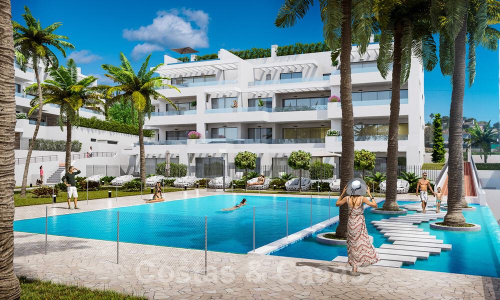 Nieuw project met luxe appartementen en penthouses met privézwembaden en zeezicht, op 500 meter van de zee in Estepona 38408