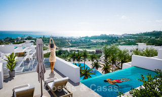 Nieuw project met luxe appartementen en penthouses met privézwembaden en zeezicht, op 500 meter van de zee in Estepona 38410 