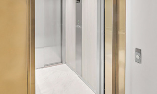 Instapklaar, modern, ultra-luxueus appartement te koop, eerstelijnstrand, met open zeezicht, tussen Marbella en Estepona 38449 