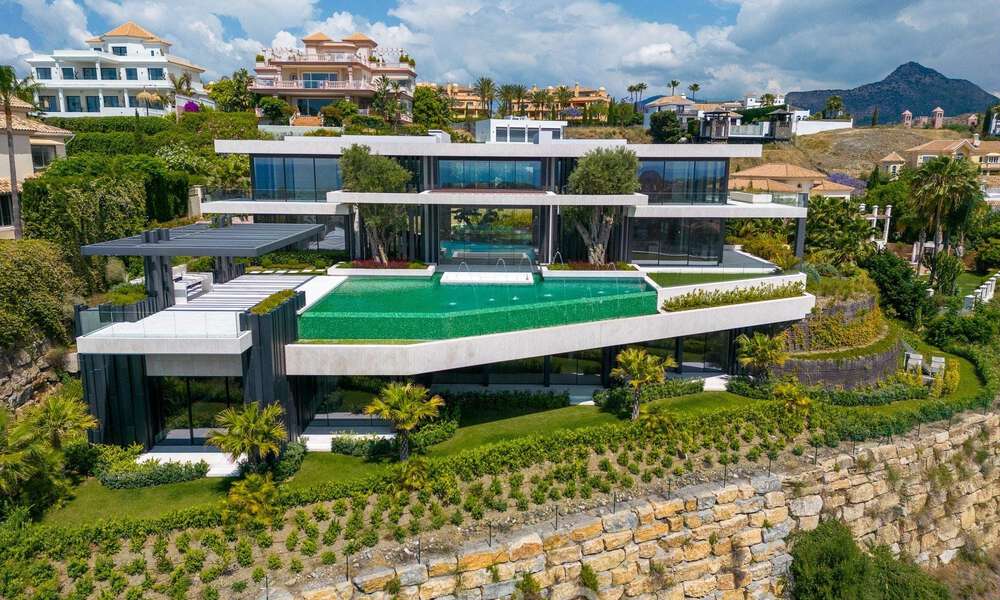 Nieuwe, moderne, majestueuze villa te koop, eerstelijns golf met panoramisch uitzicht in vijfsterren golfresort in Marbella - Benahavis 52383