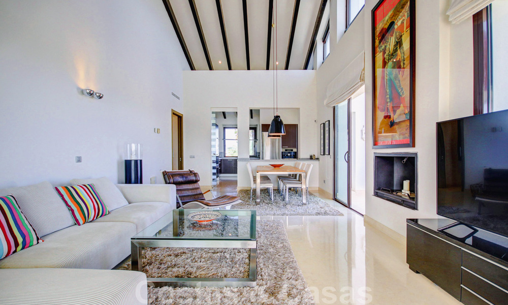 Prachtig, hedendaags penthouse te koop met panoramisch uitzicht op zee in een afgeschermd complex in het exclusieve Benahavis - Marbella 38567