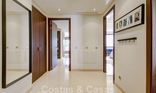 Prachtig, hedendaags penthouse te koop met panoramisch uitzicht op zee in een afgeschermd complex in het exclusieve Benahavis - Marbella 38576 