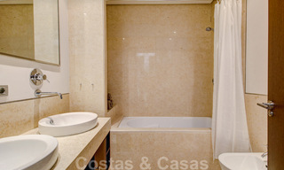 Prachtig, hedendaags penthouse te koop met panoramisch uitzicht op zee in een afgeschermd complex in het exclusieve Benahavis - Marbella 38581 