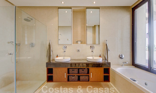 Prachtig, hedendaags penthouse te koop met panoramisch uitzicht op zee in een afgeschermd complex in het exclusieve Benahavis - Marbella 38583 