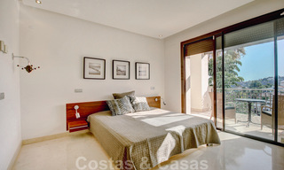 Prachtig, hedendaags penthouse te koop met panoramisch uitzicht op zee in een afgeschermd complex in het exclusieve Benahavis - Marbella 38584 