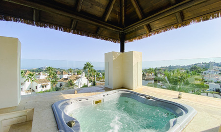 Prachtig, hedendaags penthouse te koop met panoramisch uitzicht op zee in een afgeschermd complex in het exclusieve Benahavis - Marbella 38585