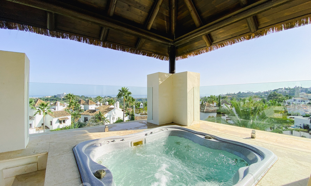 Prachtig, hedendaags penthouse te koop met panoramisch uitzicht op zee in een afgeschermd complex in het exclusieve Benahavis - Marbella 38585