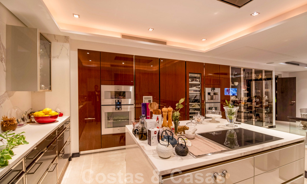 Eigentijdse luxevilla te koop in eerstelijns golf met een prachtig uitzicht in het exclusieve La Zagaleta Golfresort, Benahavis - Marbella 38705