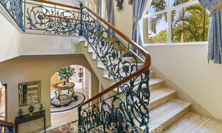 Luxevilla te koop in een klassieke Spaanse stijl, met panoramisch zeezicht in Benahavis - Marbella 38746 