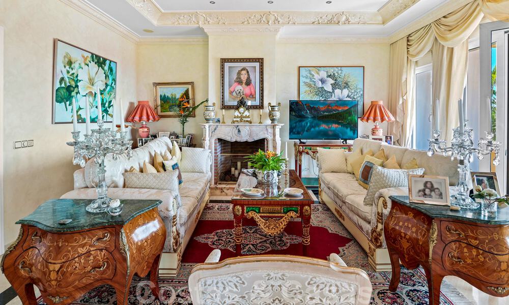Luxevilla te koop in een klassieke Spaanse stijl, met panoramisch zeezicht in Benahavis - Marbella 38751