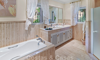 Luxevilla te koop in een klassieke Spaanse stijl, met panoramisch zeezicht in Benahavis - Marbella 38759 