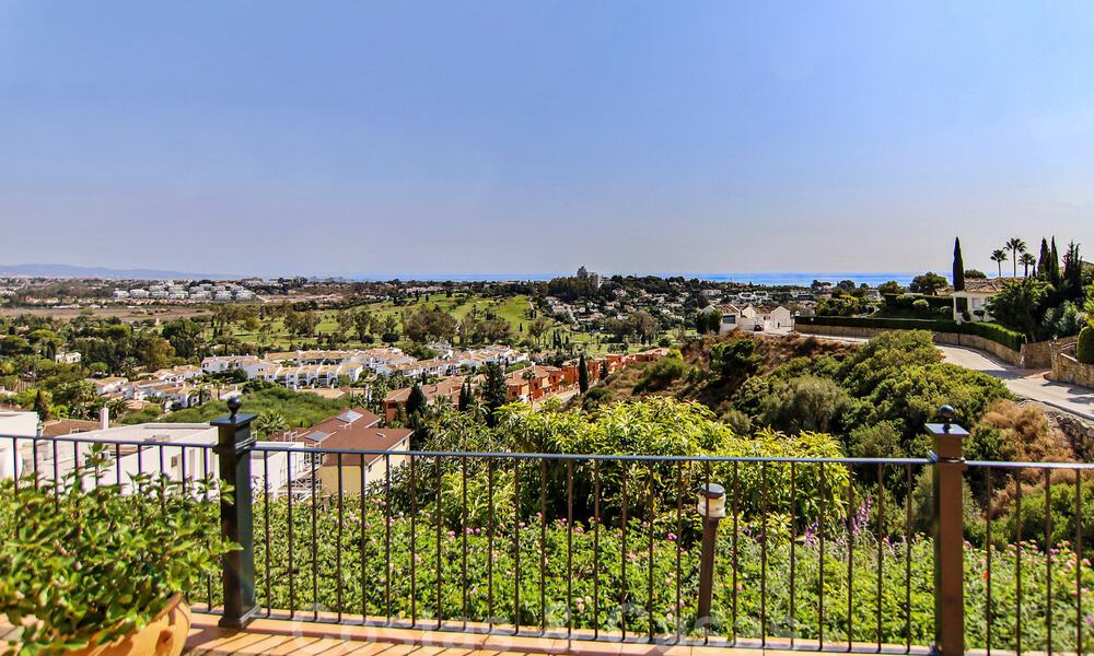 Luxevilla te koop in een klassieke Spaanse stijl, met panoramisch zeezicht in Benahavis - Marbella 38769