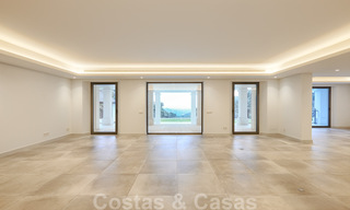 Majestueuze, hedendaagse, mediterrane luxevilla te koop met zeezicht in het exclusieve El Madroñal in Benahavis - Marbella 38847 