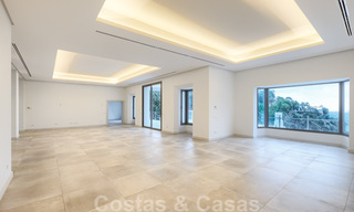 Majestueuze, hedendaagse, mediterrane luxevilla te koop met zeezicht in het exclusieve El Madroñal in Benahavis - Marbella 38848 