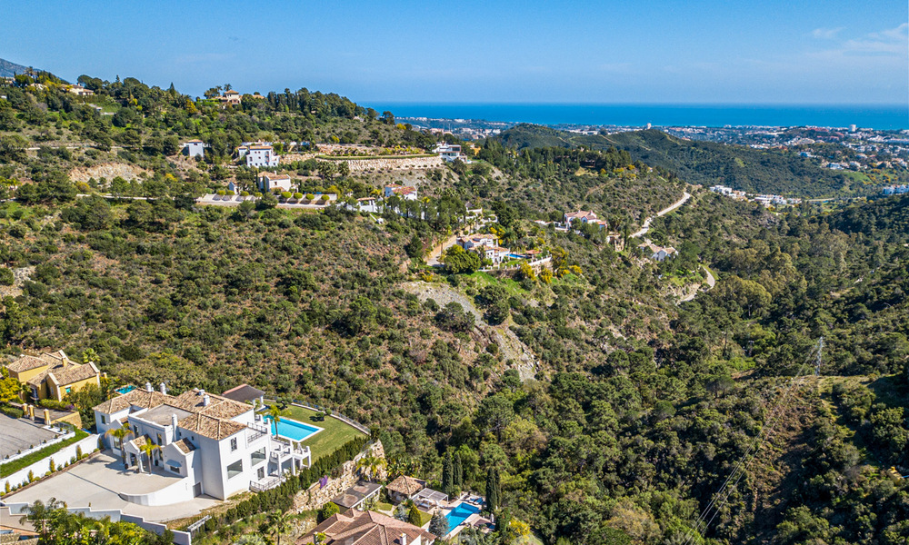 Majestueuze, hedendaagse, mediterrane luxevilla te koop met zeezicht in het exclusieve El Madroñal in Benahavis - Marbella 38875