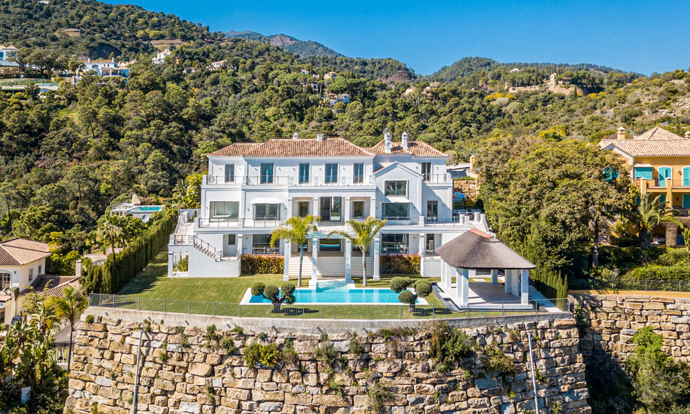 Majestueuze, hedendaagse, mediterrane luxevilla te koop met zeezicht in het exclusieve El Madroñal in Benahavis - Marbella 38876