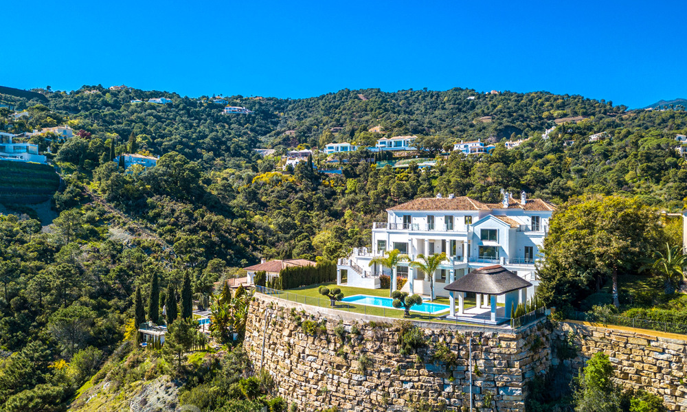 Majestueuze, hedendaagse, mediterrane luxevilla te koop met zeezicht in het exclusieve El Madroñal in Benahavis - Marbella 38877