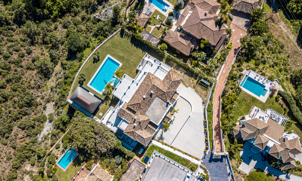 Majestueuze, hedendaagse, mediterrane luxevilla te koop met zeezicht in het exclusieve El Madroñal in Benahavis - Marbella 38878