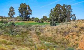 Moderne, luxevilla te koop in een golfresort in Mijas aan de Costa del Sol met panoramisch uitzicht op het landschap en de zee 38936 