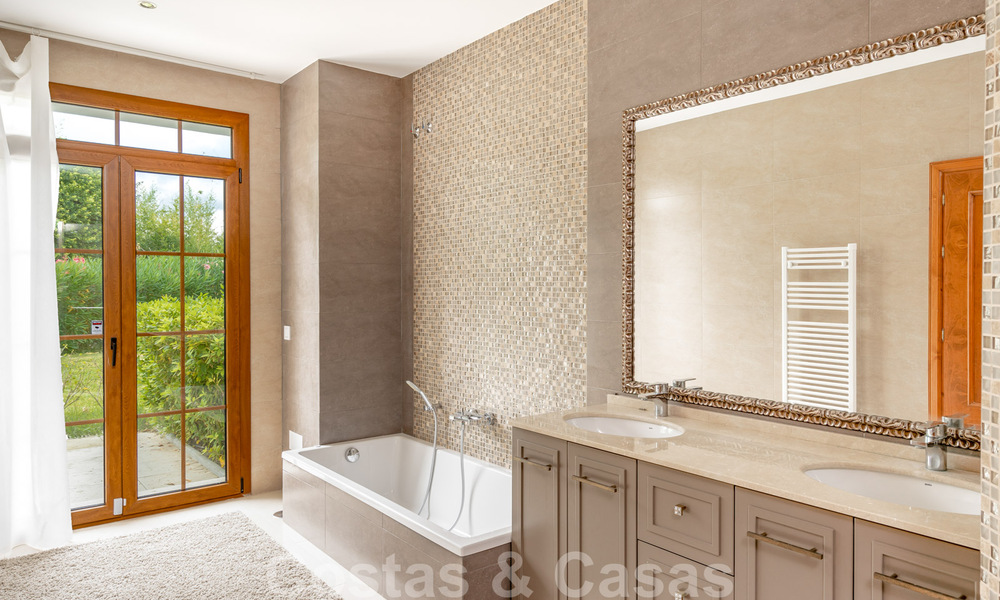 Instapklare, elegante, Spaanse luxevilla te koop op groot perceel in Mijas, Costa del Sol 38969