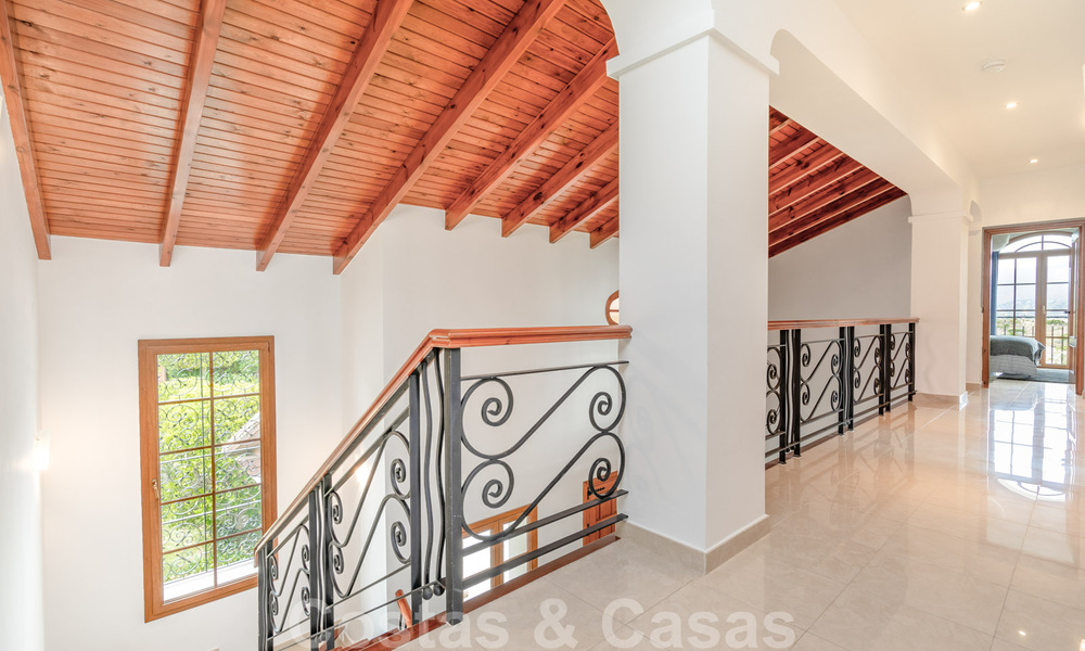 Instapklare, elegante, Spaanse luxevilla te koop op groot perceel in Mijas, Costa del Sol 38970