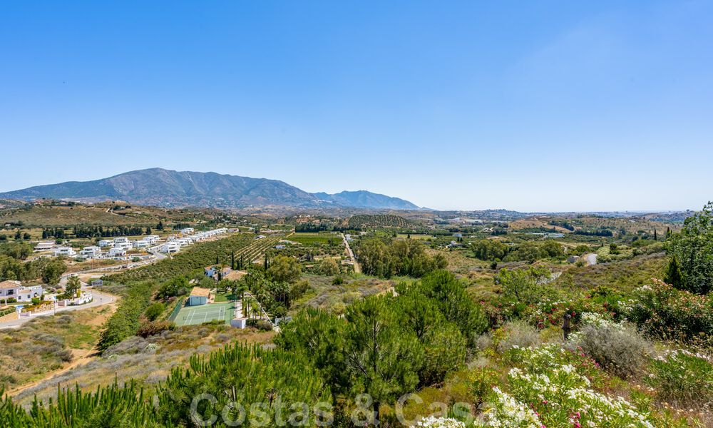 Instapklare, elegante, Spaanse luxevilla te koop op groot perceel in Mijas, Costa del Sol 38977