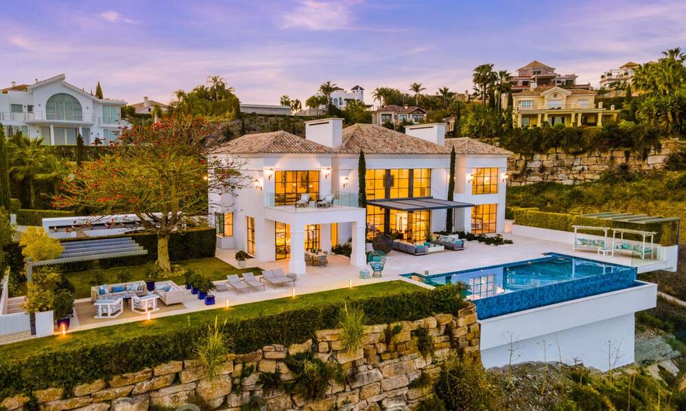 Prestigieuze, eigentijdse mediterrane villa te koop, eerstelijns golf in vijfsterren golfresort in Benahavis - Marbella 39043