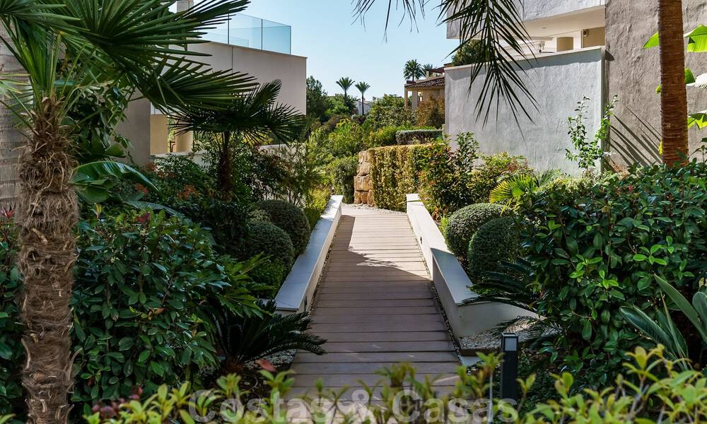 Modern, hedendaags, luxe penthouse te koop met panoramisch uitzicht op de vallei en de zee in het exclusieve Benahavis - Marbella 39099