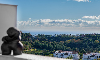 Modern, hedendaags, luxe penthouse te koop met panoramisch uitzicht op de vallei en de zee in het exclusieve Benahavis - Marbella 39124 