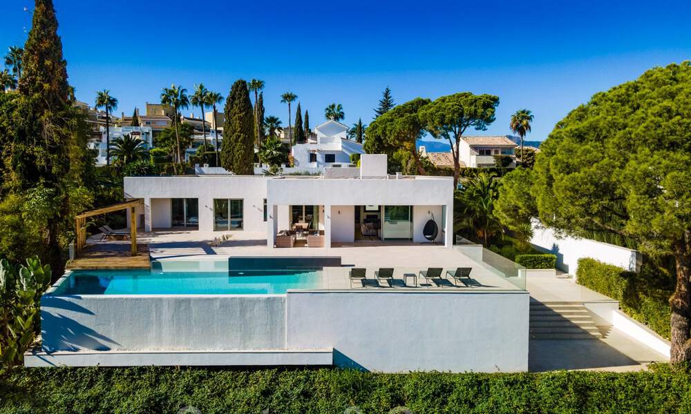 Eigentijdse, luxevilla te koop, eerstelijns Las Brisas golf met prachtig uitzicht in Nueva Andalucia, Marbella 39239