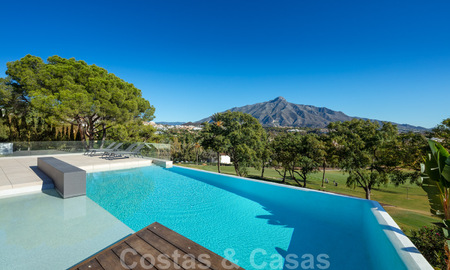 Eigentijdse, luxevilla te koop, eerstelijns Las Brisas golf met prachtig uitzicht in Nueva Andalucia, Marbella 39245