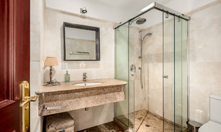 Luxevilla in sfeervolle, Mediterrane bouwstijl te koop met zeezicht in een vijfsterren golfresort in Benahavis - Marbella 39285 