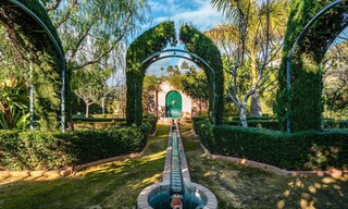 Luxevilla in sfeervolle, Mediterrane bouwstijl te koop met zeezicht in een vijfsterren golfresort in Benahavis - Marbella 39298 