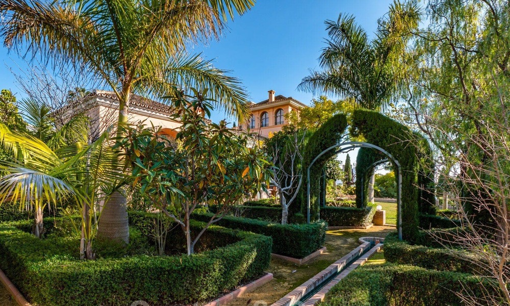 Luxevilla in sfeervolle, Mediterrane bouwstijl te koop met zeezicht in een vijfsterren golfresort in Benahavis - Marbella 39299