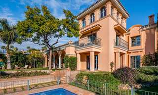 Luxevilla in sfeervolle, Mediterrane bouwstijl te koop met zeezicht in een vijfsterren golfresort in Benahavis - Marbella 39302 